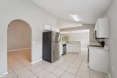 9135 Shindler Crossing Drive, Jacksonville FL - photo 16 of 33