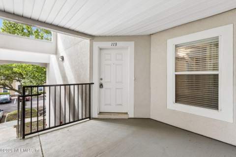 6075 Maggies Circle #113, Jacksonville FL - photo 9 of 39