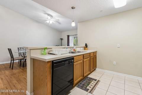 6075 Maggies Circle #113, Jacksonville FL - photo 23 of 39