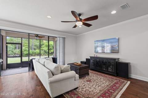 3793 Casitas Drive, Jacksonville FL - photo 8 of 38