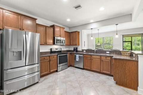 3793 Casitas Drive, Jacksonville FL - photo 9 of 38