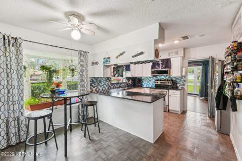 11471 Scott Mill Road, Jacksonville FL - photo 17 of 56