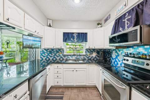 11471 Scott Mill Road, Jacksonville FL - photo 21 of 56