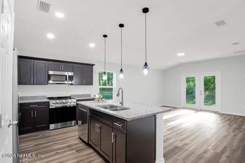 407 Rustic Road, Satsuma FL - photo 6 of 43