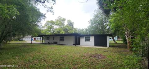 8223 Brackridge Boulevard, Jacksonville FL - photo 8 of 29