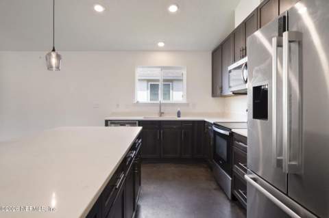 12320 Gillespie Avenue, Jacksonville FL - photo 7 of 40
