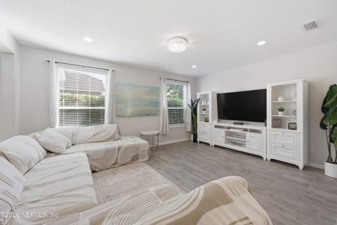 6946 Azalea Grove Drive, Jacksonville FL - photo 8 of 91