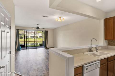 7518 Red Crane Lane, Jacksonville FL - photo 6 of 34