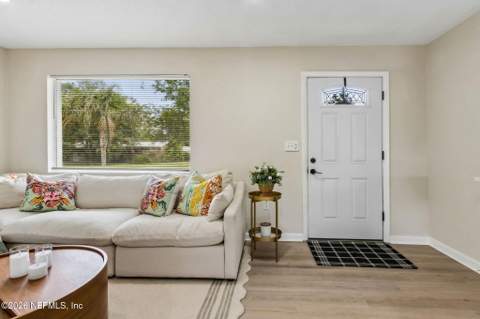 3668 Marianna Road, Jacksonville FL - photo 6 of 31