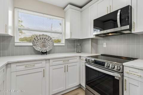 3668 Marianna Road, Jacksonville FL - photo 10 of 31