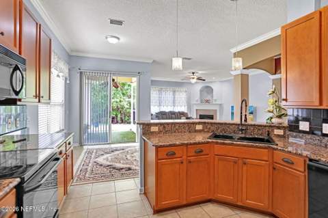 14042 Devan Lee Drive, Jacksonville FL - photo 21 of 34