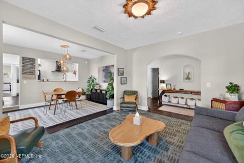 4647 Crescent Street, Jacksonville FL - photo 10 of 45