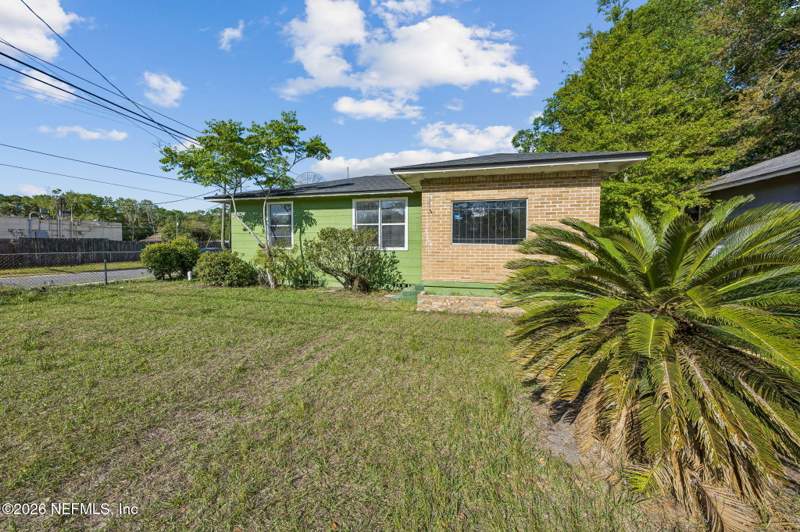 4 bedroom Single Family Residence at 3304 Division Street, Grand Park, Jacksonville — photo 4