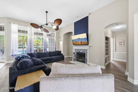 7907 Dawsons Creek Drive, Jacksonville FL - photo 8 of 70
