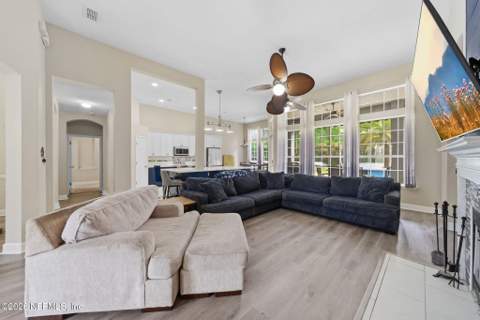 7907 Dawsons Creek Drive, Jacksonville FL - photo 9 of 70
