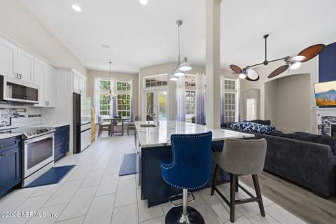 7907 Dawsons Creek Drive, Jacksonville FL - photo 14 of 70