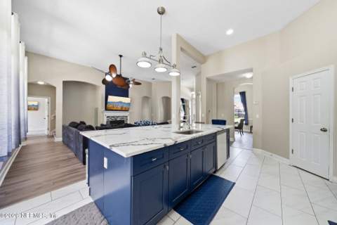 7907 Dawsons Creek Drive, Jacksonville FL - photo 15 of 70