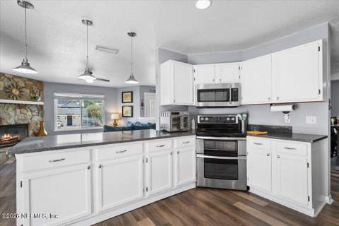 918 17th Street, Jacksonville Beach FL - photo 6 of 39
