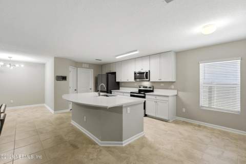 12563 Creekside Manor Drive, Jacksonville FL - photo 6 of 27