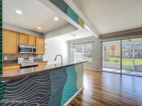 4221 Clybourne Lane, Jacksonville FL - photo 7 of 54