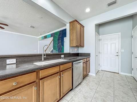 4221 Clybourne Lane, Jacksonville FL - photo 11 of 54