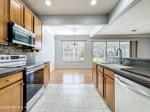 4221 Clybourne Lane, Jacksonville FL - photo 14 of 54