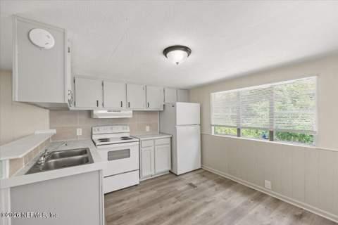 6002 Westwood Road, Middleburg FL - photo 9 of 22