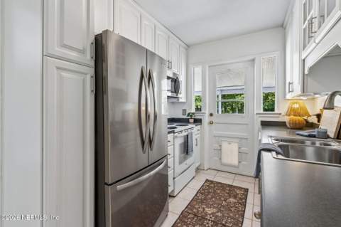 4525 Water Oak Lane, Jacksonville FL - photo 11 of 26