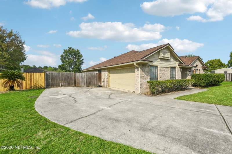 3 bedroom Single Family Residence at 2482 Glow Wood Court, Villages Of Fireside, Middleburg — photo 5