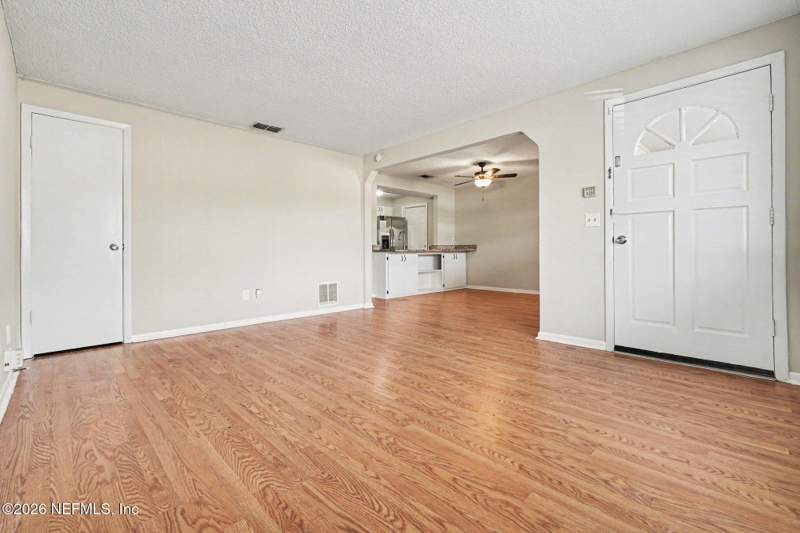3 bedroom Single Family Residence at 4226 Loys Drive, Oak Park Heights, Jacksonville — photo 2