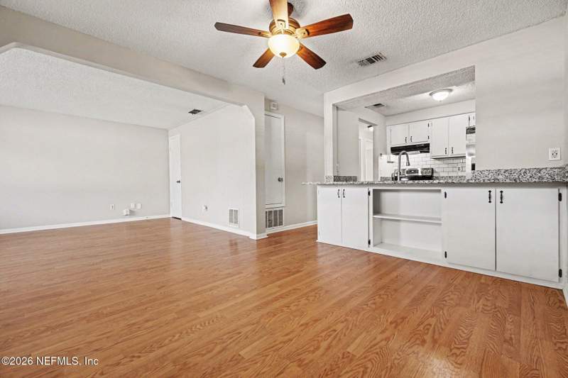 3 bedroom Single Family Residence at 4226 Loys Drive, Oak Park Heights, Jacksonville — photo 4
