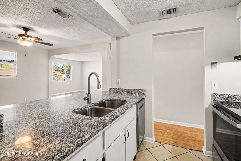 3 bedroom Single Family Residence at 4226 Loys Drive, Oak Park Heights, Jacksonville — photo 5