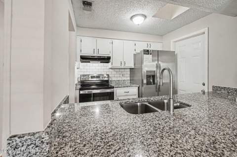 4226 Loys Drive, Jacksonville FL - photo 7 of 20