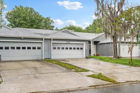 4023 Stillwood Drive, Jacksonville FL - photo 6 of 36