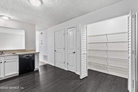 4023 Stillwood Drive, Jacksonville FL - photo 18 of 36