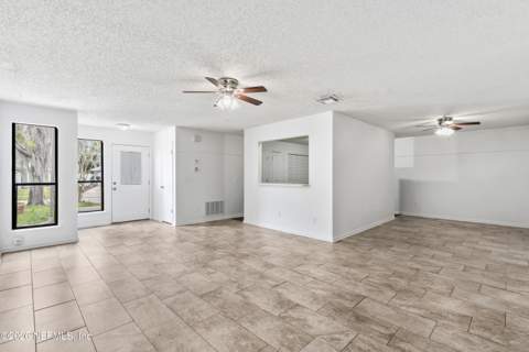 4023 Stillwood Drive, Jacksonville FL - photo 12 of 36