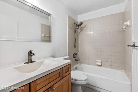 4023 Stillwood Drive, Jacksonville FL - photo 24 of 36
