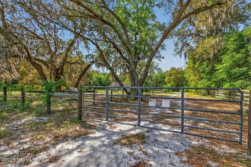 3 bedroom Single Family Residence at 461 Old Starke Road, Palatka, Palatka — photo 5