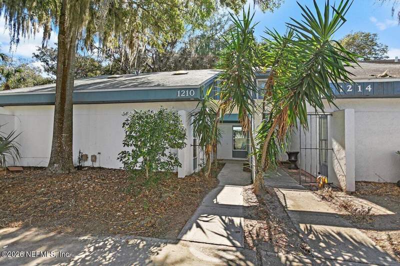 2 bedroom Townhouse at 1210 Wonderwood Drive, Mayport Landing, Jacksonville — photo 2