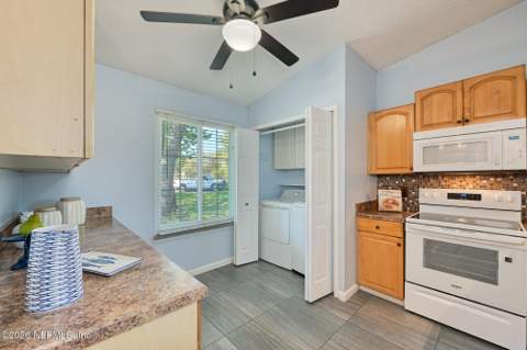 582 Aquatic Drive, Atlantic Beach FL - photo 8 of 28