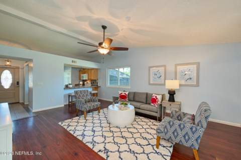 582 Aquatic Drive, Atlantic Beach FL - photo 11 of 28