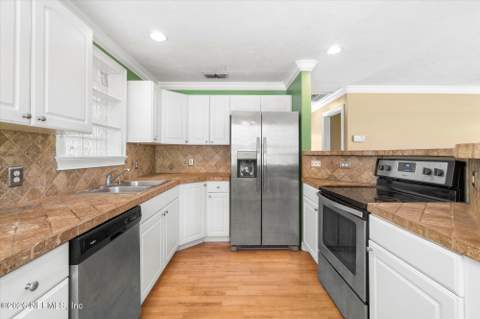 116 Oakland Avenue, San Mateo FL - photo 10 of 26