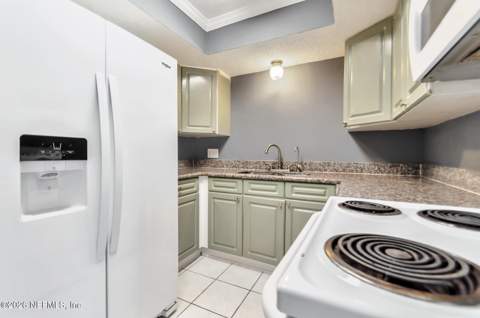 3916 Corrida Court #8, Jacksonville FL - photo 6 of 24