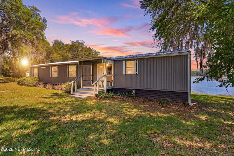 2 bedroom Manufactured Home at 115 Lake Susan Road, Metes & Bounds, Hawthorne — photo 2