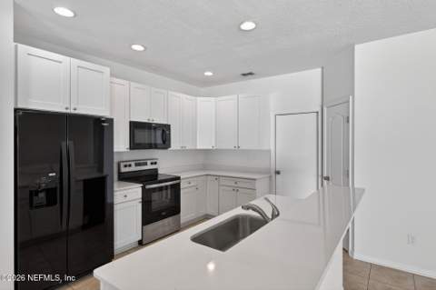 14033 N Devan Lee Drive, Jacksonville FL - photo 8 of 22