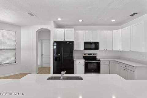 14033 N Devan Lee Drive, Jacksonville FL - photo 9 of 22