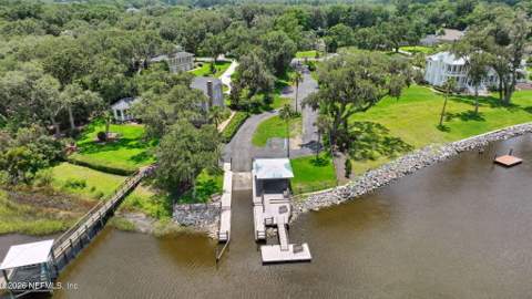 14715 Starratt Creek Drive, Jacksonville FL - photo 7 of 69