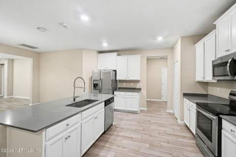 10143 Ramsey Falls Drive, Jacksonville FL - photo 11 of 30