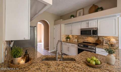 7940 Ortega Bluff Parkway, Jacksonville FL - photo 7 of 36
