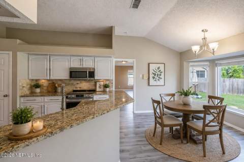 7940 Ortega Bluff Parkway, Jacksonville FL - photo 8 of 36
